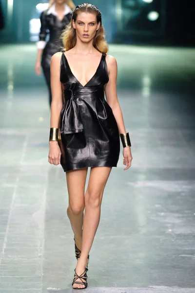 Look 17